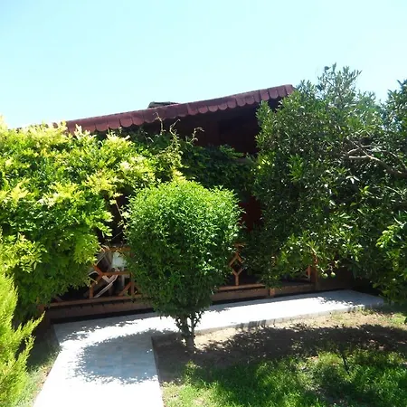 Windmolen Apart Bungalows Чирали